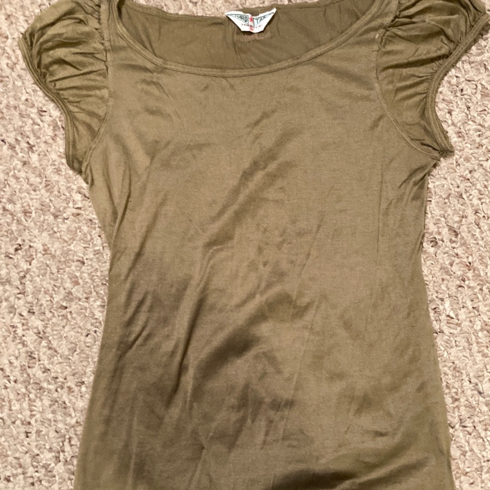 Hard tail small khaki top